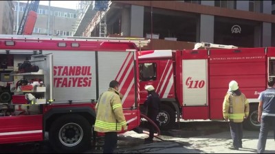 osmanpasa - Gaziosmanpaşa'da çatı yangını - İSTANBUL  Videosu