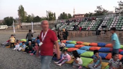 patlamis misir - Tuzluca'da köy çocukları ilk kez açık havada sinema izledi - IĞDIR Videosu
