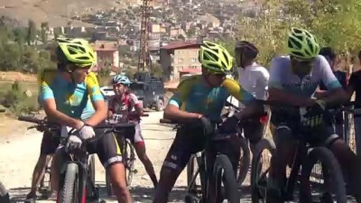 kadin sporcu - Uluslararası Dağ Bisikleti Kupası heyecanı - HAKKARİ Videosu