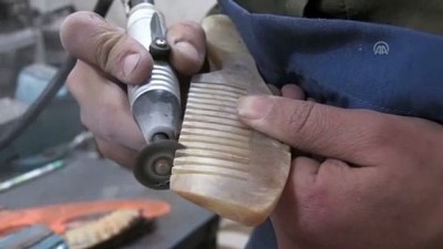 karahisar - Boynuz taraklar Derya ustanın elinde şekilleniyor - AFYONKARAHİSAR  Videosu