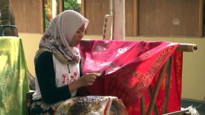 dogal urun - Endonezya'nın ulusal kimliğinin simgesi: Batik - CAKARTA  Videosu