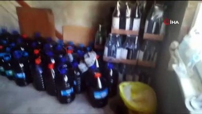 imalathane -  Evin bahçesini kaçak içki imalathanesi yapmışlar Videosu