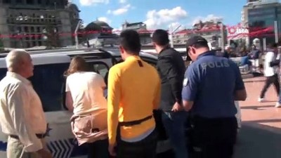 polis noktasi -  İstiklal Caddesinde kaybolan çocuğa turist kadın sahip çıktı  Videosu