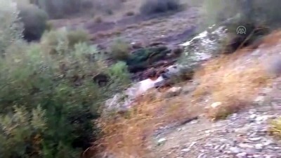 dere yatagi - Otomobil devrildi: 2 ölü, 6 yaralı - SİVAS  Videosu