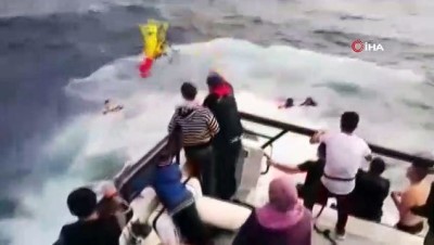  Kahraman Türk askerleri mültecileri dalgaların arasından böyle kurtardı 