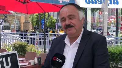 hayat hikayesi -  Kırşehir’de, cadde ve sokaklarda Neşet Ertaş türküleri seslendiriliyor  Videosu