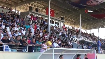 evlilik teklifi -  Stadyumda 2 bin kişinin önünde 'Benimle evlenir misin' teklifi  Videosu