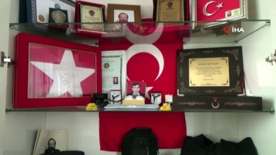 siluet -  Tahir Elçi'nin öldürüldüğü çatışmada şehit olan polis memuru Çiftaslan’ın eşi: 'Sevinmesinler, kocamız yoksa biz varız'  Videosu