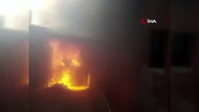 sigara izmariti -  Asma katın çatısında çıkan yangın apartman sakinlerini korkuttu  Videosu