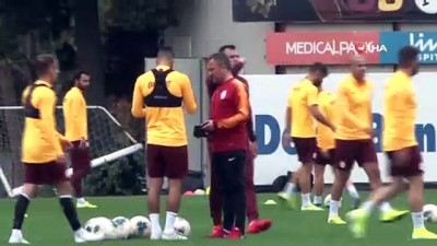 yildiz futbolcu - Belhanda, derbiye maskeyle hazırlanıyor  Videosu
