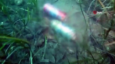 amator kamera -  Deniz temizliğinde şoke eden görüntüler: Lastik, Masa, tava, sandalye...  Videosu