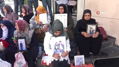 televizyon programi -  HDP önünde eylem yapan ailelerden İBB Başkanı Ekrem İmamoğlu'nun 'Yanlarına gitsem şovmen olurum' sözlerine tepki  Videosu