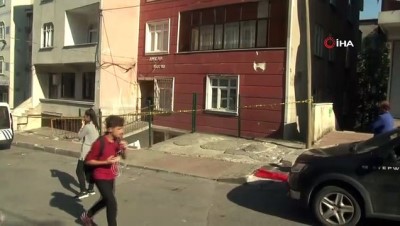  Gaziosmanapaşa’da depremden hasar gören bina boşaltıldı