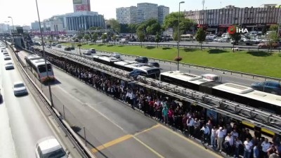 metrobus duragi -  Metrobüste oluşan yoğunluk havadan görüntülendi  Videosu