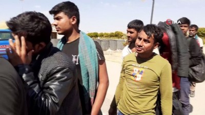 insan kacakcilari -  Mültecileri yol ortasında bırakıp kaçtılar  Videosu