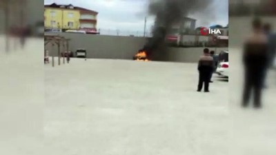kalaba -  Sinop’ta hastane bahçesinde otomobil alev alev böyle yandı  Videosu