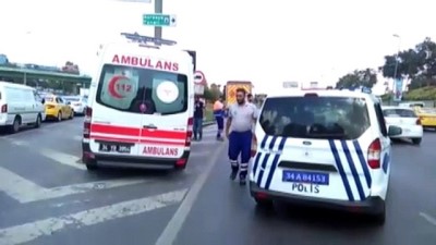 Ambulans ile otomobil çarpıştı: 2 yaralı - İSTANBUL 