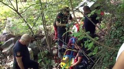 yasli kadin -  Kına dönüşü düştüğü 30 metrelik uçurumda 10 saat mahsur kalan yaşlı kadını itfaiye kurtardı  Videosu