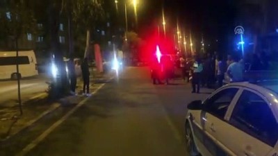 Motosiklet ağaca çarptı: 2 yaralı - HATAY 