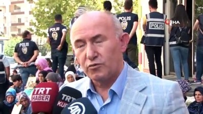 tarihci -  Tarihçi yazar Prof. Dr. Şimşirgil'den HDP önünde eylem yapan ailelere destek ziyareti  Videosu