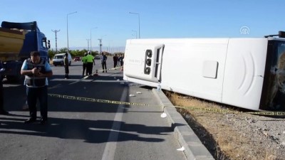 yolcu midibusu - Yolcu midibüsü devrildi: 26 yaralı - MALATYA Videosu