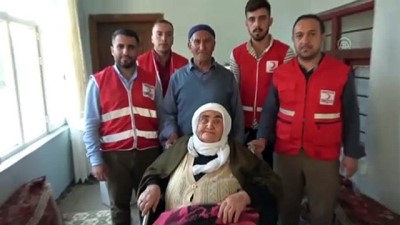 engelli vatandas - Kızılay'dan engellilere tekerlekli sandalye yardımı - VAN  Videosu