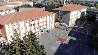  - Avcılar’da eğitime ara verilen okul havadan görüntülendi 