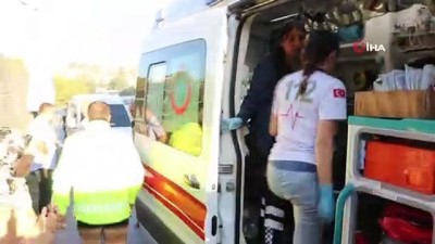  Kocaeli'de halk otobüsü kazaya karıştı: 3 yaralı 