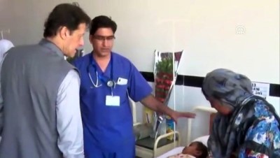 Pakistan Başbakanı Han deprem bölgesinde - KEŞMİR 