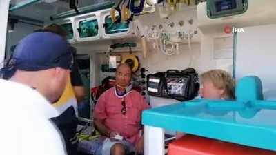 aria -  Yolcu midibüsü tur minibüsüne çarptı: 6 yaralı  Videosu