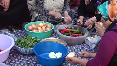 corba tenceresi -  Uşak’taki ev hanımlarından imece usulü tarhana  Videosu