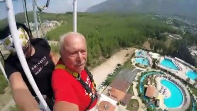bungee jumping - 72 yaşındaki emekli profesörün 'bangee jumping' heyecanı - MUĞLA  Videosu