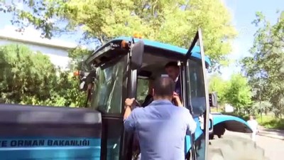 elektrikli arac - Şentop ve Pakdemirli yerli ve milli elektrikli traktörü test etti - İSTANBUL Videosu