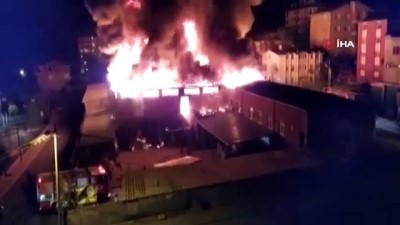  Sultanbeyli'de mobilya atölyesinde yangın