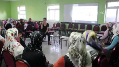 Yoncalı beldesinde kadınlara yönelik sağlık semineri - MUŞ