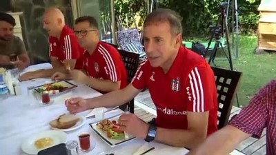 Beşiktaş Teknik Direktörü Avcı, basın mensupları ile bir araya geldi - İSTANBUL 