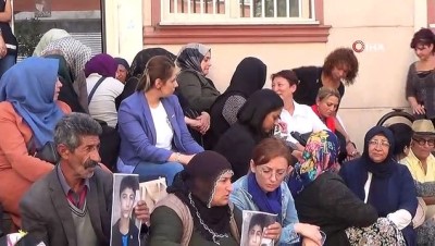silahlandirma -  Cumhuriyet Kadınları Derneği'nden eylem yapan ailelere destek ziyareti Videosu