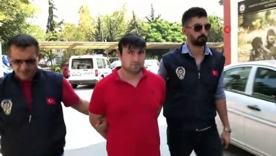  Sahte polis 6 ay boyunca kaldığı ev arkadaşlarını dolandırdı 