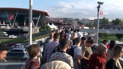 okul trafigi -  İstanbul’da okul trafiği yoğunluğu  Videosu