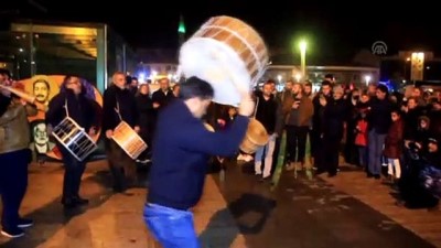 Müzik şehri Kırşehir'de vatandaşlar yeni yıla davul zurna ile girdi 