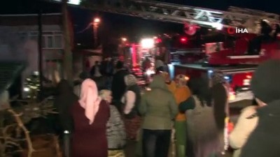  Pendik’te korkutan çatı yangını 