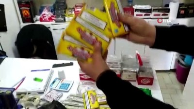  - İzmir’de binlerce paket kaçak sigara ele geçirildi 