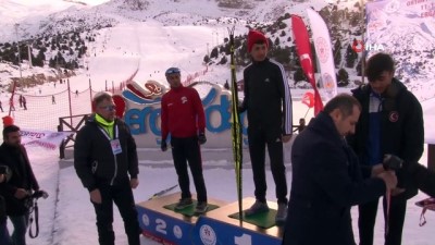 erivan - Kayakla Oryantiring Türkiye Şampiyonasında dereceye giren sporculara madalyaları takdim edildi Videosu