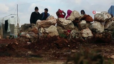  - Suriye’de mülteci kampları sel sonrası çamur altında kaldı 