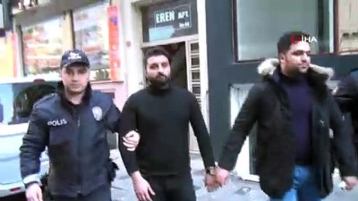  Taksim’de turistler birbirine girdi: 2 kişi bıçaklandı