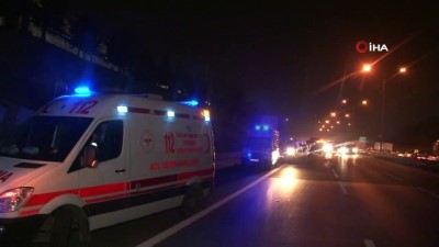 emniyet seridi -  TEM Otoyolu'nda üç otomobil birbirine girdi  Videosu