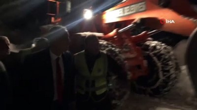  Başkan Babaoğlu'ndan gece çalışan kar timine jest 