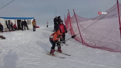  Bitlisliler hafta sonunda kayak merkezine akın etti