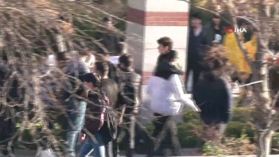  Ankara'da liselilerin tekmeli tokatlı kavgası kamerada