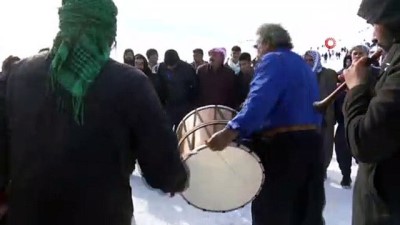 ilginc goruntu -  Güneydoğu'nun tek kayak merkezi Karacadağ vatandaşların akınına uğruyor  Videosu